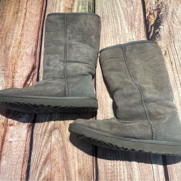 UGG tall gray womens boots Size 7 Preowned - Picture 2 of 7